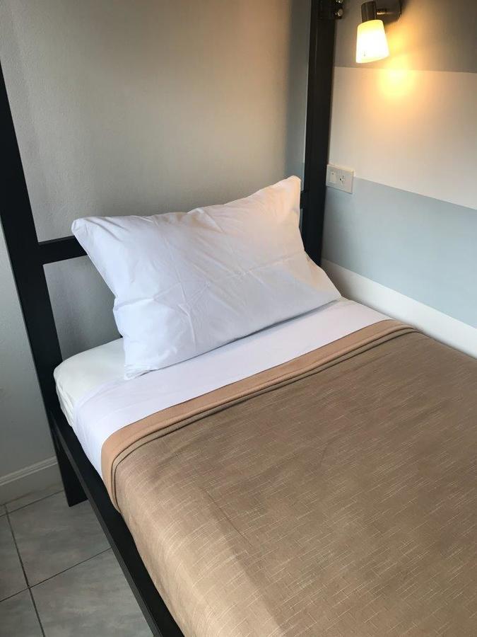 Airlink Bnb Бангкок Экстерьер фото